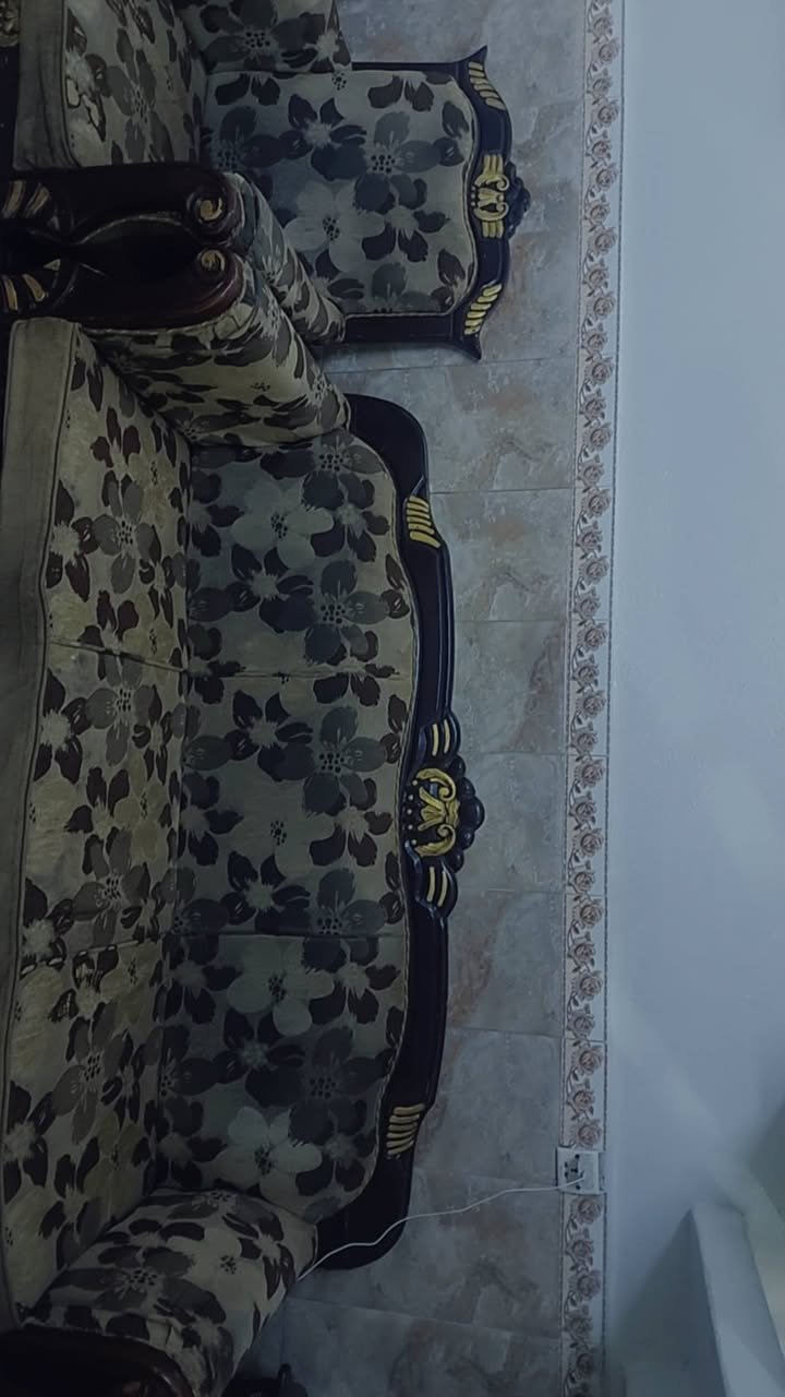 السلام عليكم
عندي تخم ٨ مقاعد قنفات ٢وكراسي٢
مابي اضرار  سعرة ١٥٠ وبي مجال مستعجلين على بيعته عندنا بناء.   العنوان  العنوان 
بغداد الشعلة شارع جامع الجوادين قطاع ١١


**إذا كنت صاحب هذا الإعلان وتريد حذفه لأي سبب، رجاءا أرسل رسالة إلى الدعم الفني**