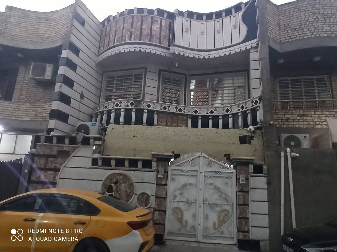 الحبيبيه. قرب. مستشفي  الولاده ژراعي  3 طوابق علي. فرعين الطابق  الاول. استقبال ومطبخ   وحمام وصاله كبيره ومنور خلفي  الطابق.  الثاني.  غرفتين.  وحمام وصاله وبلكونات. 2
الطابق الثالث  غرفه. وحمام وصاله بلكونه. وسطح  
 ومستعجل علي. البيع السعر.   185
***********
