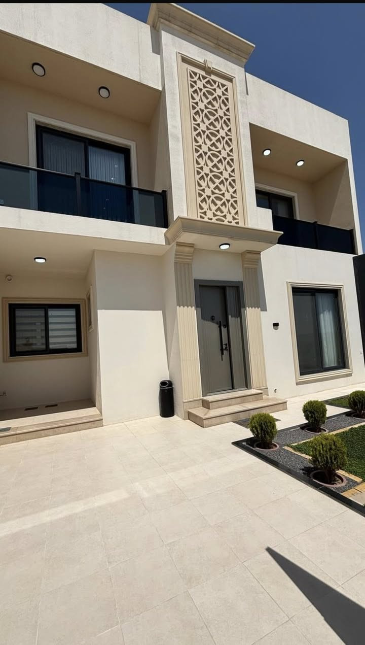 عروض مميزة دور سكنية للبيع داخل مجمع فلل أسوار البرج العاجي

امتلك دارك الآن بنظام أقساط مريح وبضمان المصرف العقاري!

المجمع حديث – آمن – مخدّم بالكامل – وبموقع استراتيجي في الجانب الأيمن من الموصل قرب دورة بغداد.

مواصفات الدور 🏡

 • المساحة: 200 متر

 • طابقين – ملك صرف

 • داخل مجمع فلل متكامل الخدمات

 • تصميم حديث + خصوصية عالية

نظام الأقساط للموظفين والمنتسبين

مقدمة فقط: 85 مليون د.ع

تُدفع على شكل دفعات ميسّرة لحين استلام الدار

وتبدأ أول دفعة بـ 20 مليون

125 مليون تُستقطع عن طريق المصرف العقاري

 • مدة السداد: 20 سنة

 • القسط الشهري: 548,000 الف دينار 

يتم التسجيل عبر أحد الخيارات التالية:

 1 - موظف راتبه يتجاوز 1,100,000 الف دينار

 2 - أو كفيل راتبه يتجاوز 1,100,000 الف دينار

 3 أو كفيلين مجموع رواتبهم 1,100,000 الف دينار

الموقع 📍

الموصل – الجانب الأيمن – قرب دورة بغداد

للحجز والاستفسار 
***********
