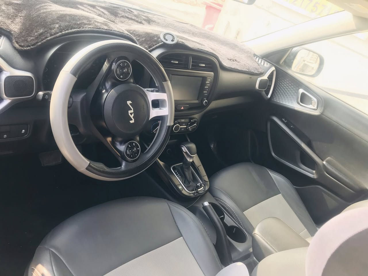 السلام عليكم
كيا صول مواصفات S 
موديل ٢١ محرك ٢٠٠٠ دوش
لون كحلي حادثها جاملغ ايمن 
رقم اربيل دولي
ماشيه ٧٠
للاستفسار 
***********
***********
