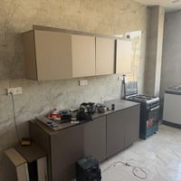للبيع كاونتر مترتين  متر او نص سنك  07713910102 حي تونس