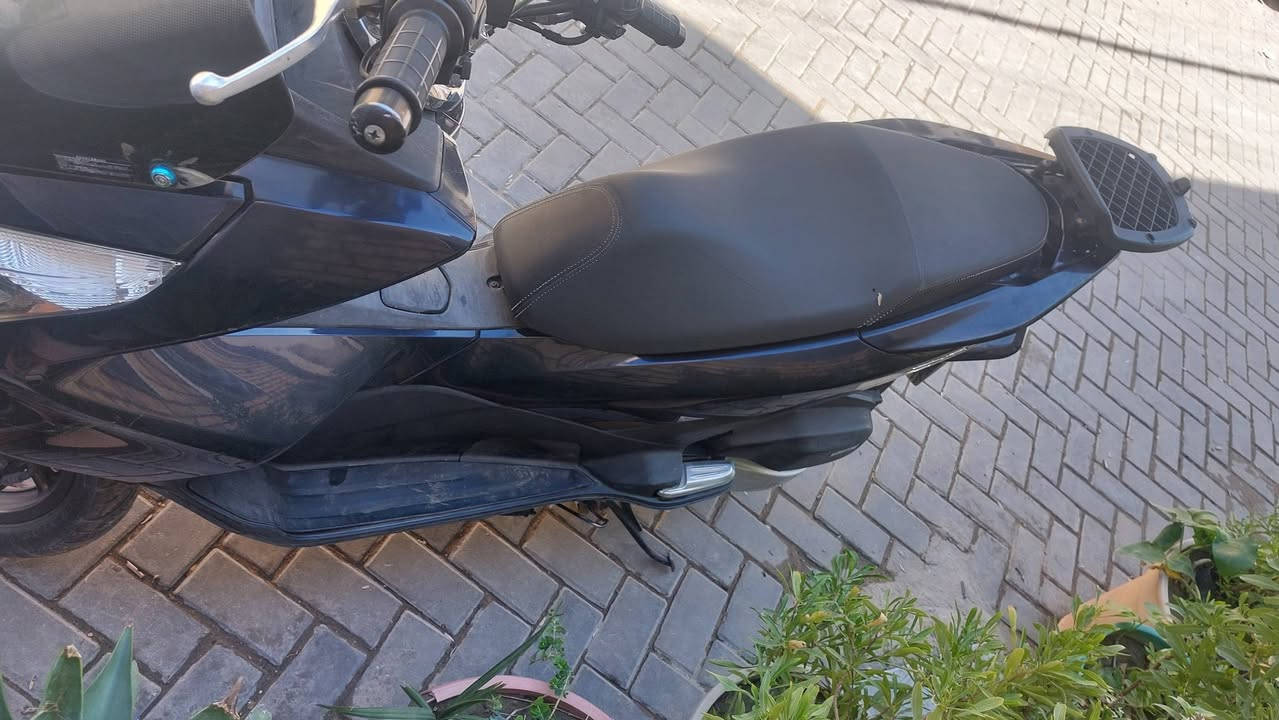 سلام عليكم 
دراجه للبيع  PCX JF ياباني كفاله 
السعر خاص 
مكاني بغداد مدينة الصدر 
***********
