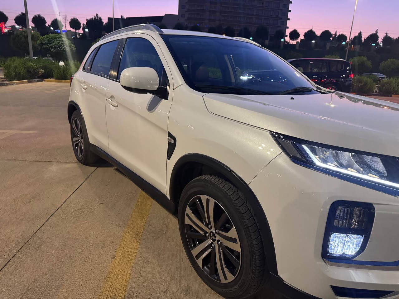 ميتسوبيشي ASX موديل ٢٠٢٢ للبيع فئة (SUV) جديدة مكفولة من الدعامية للدعامية(من الصبغ او البارد او الشخط) گير و محرك وصدر (مكفولات)فول مواصفات: محرك (٢.٠) تنفس طبيعي،گير أوتوماتيك +سبورت ،فتحة سقف،لايتات ليد عدسة بلادي متحرك+بك لايت ليد،كشنات جلد،شاشة كبيرة+كاميرا، اير باكات ٨، بصمة ،تحكم ستيرن ،السيارة جديدة وعلى وضع الشركة ماشية ٣٠ الف كم فقط على أيدي من الشركة (صفر كم اخذتها واني رقمتها)
السعر المطلوب (١٧٠ورقة) وبيها مجال بسيط الاتصال على الرقم:*********** السليمانية, العراق
