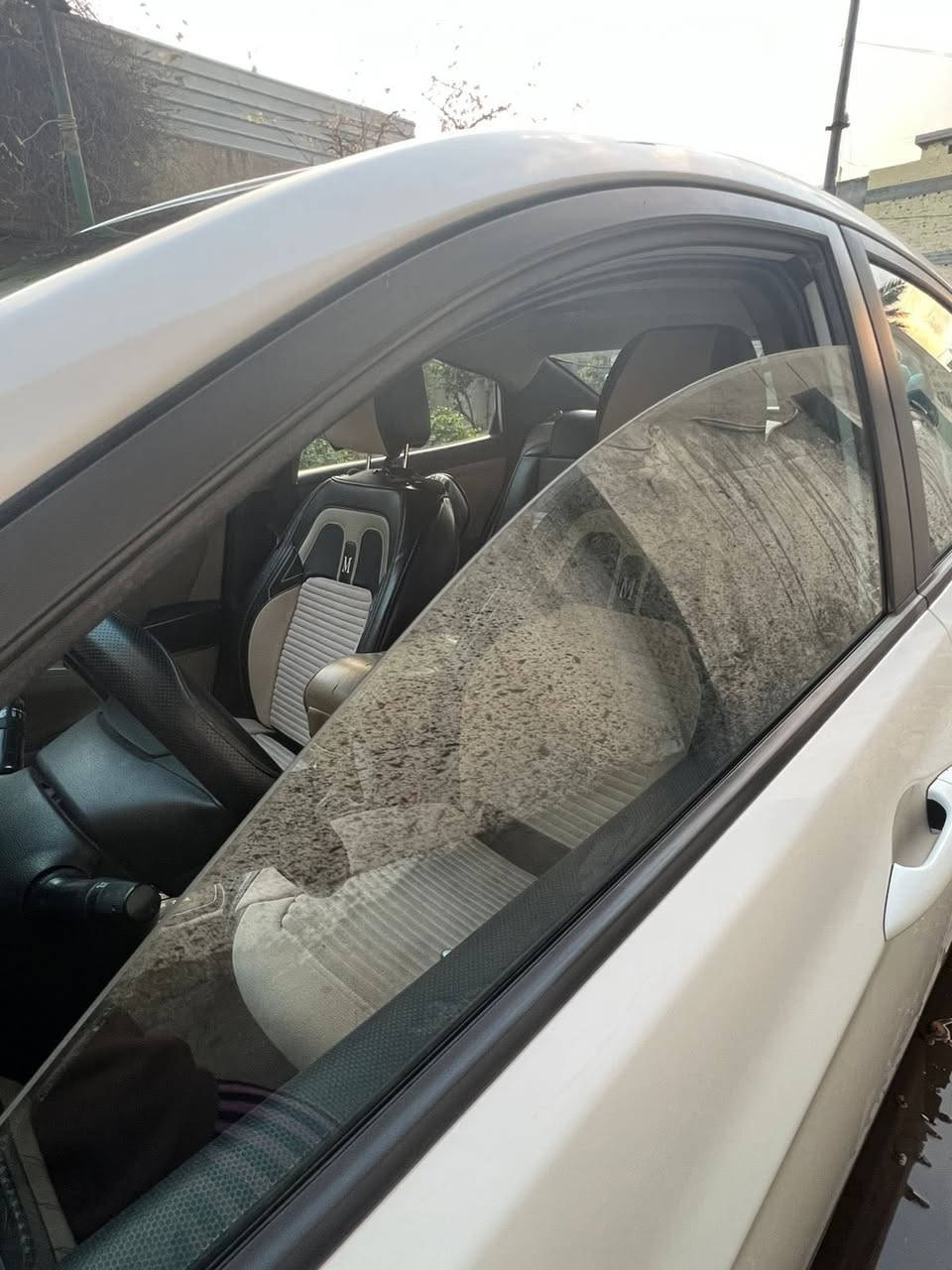 اكسنت خليجي 2016 ماشيه 62 … سعر 120 ورقه بيها مجال بسيط اي تفاصيل اخرى الاتصال ع الرقم *********** عنوان بغداد / زيونه
