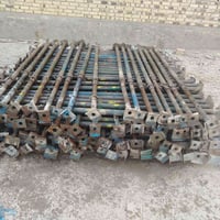 جكات حاضن • طول ٤م • عدد ١٣٦