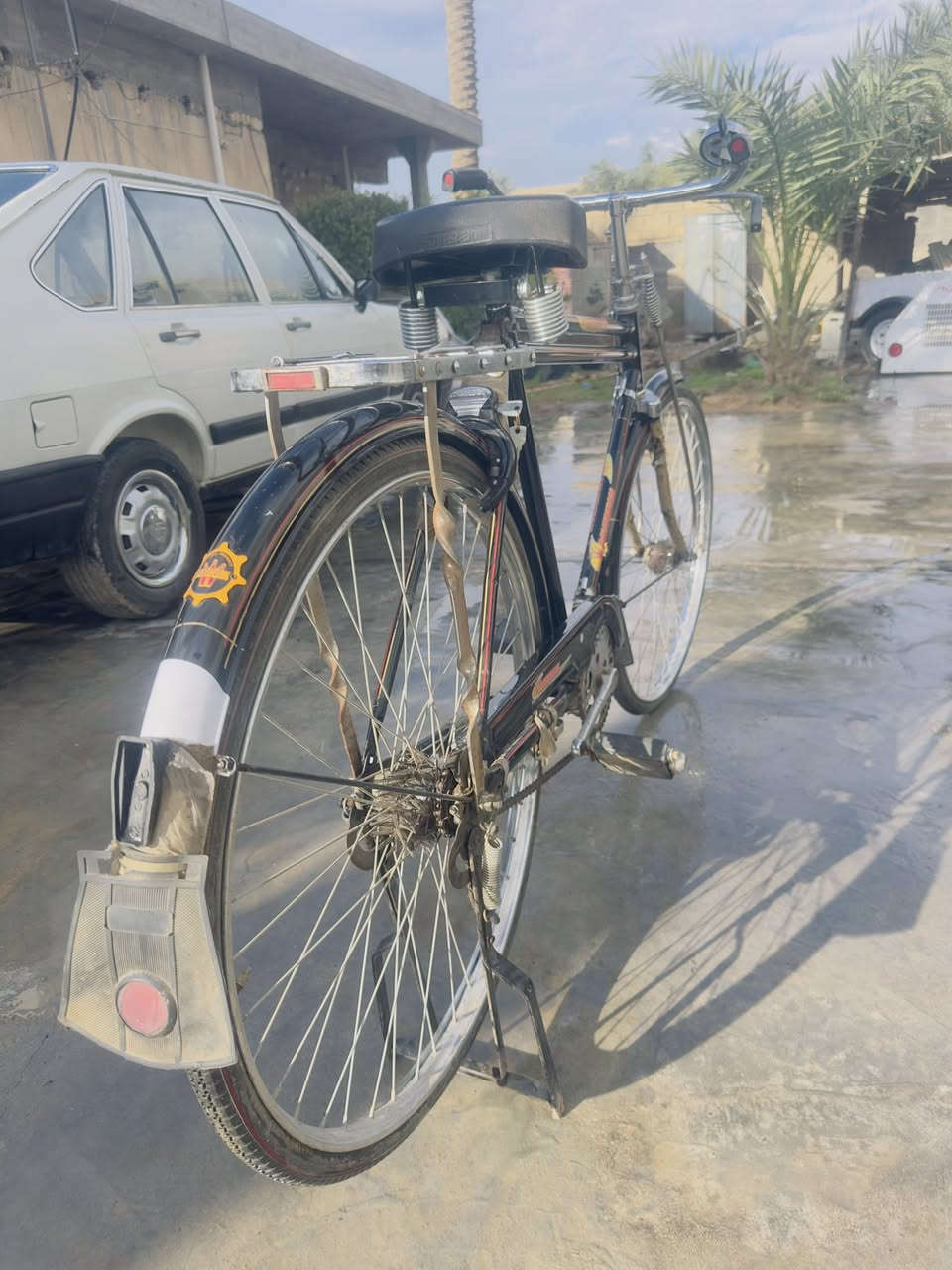 السلام عليكم اخوان
بايسكل سفرجين 28 مخزن جديد مامركوب 
للبيع مكان ديالى خان بني سعد
***********
