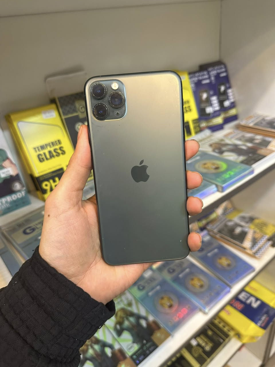 السلام عليكم أيفون 11 Pro max
مبدل شاشة نوعية زينة 
بطارية 76 باقي الجهاز بلادي 
العنوان بغداد المدائن السعر 325 وبي مجال قليل 
***********
