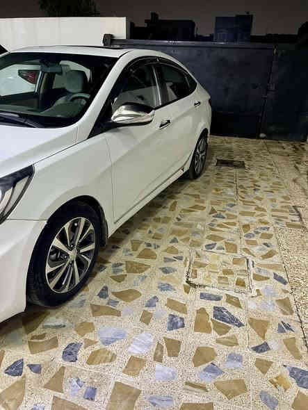 هونداي اكسنت موديل 2014. بدون صبغ واي شيء محرك وكير وكل سيارة بشرط مواصفات داخل اصفر وسلايت  وكل مواصفات موجوده بي  مكان السيارة كركوك حي عسكري اتصل على رقم *********** 
السعر 
110 ورقه
