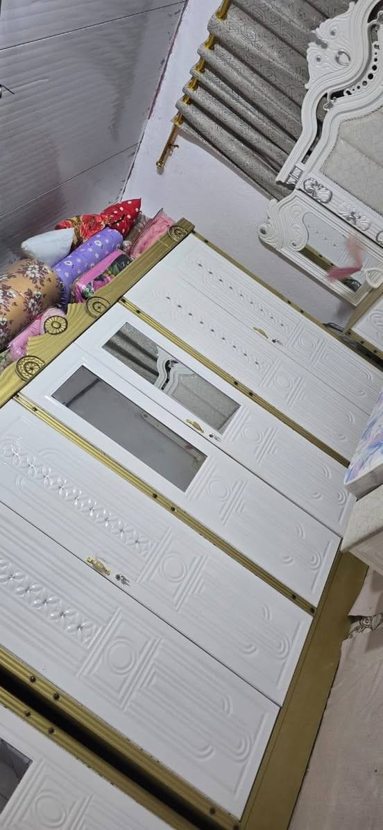 سلام عليكم غرفة نوم
مامستخدمه قليل البصره طوبه نخيل
الاستفسار اكثر مراسله وتساب هاذه رقم 
***********
