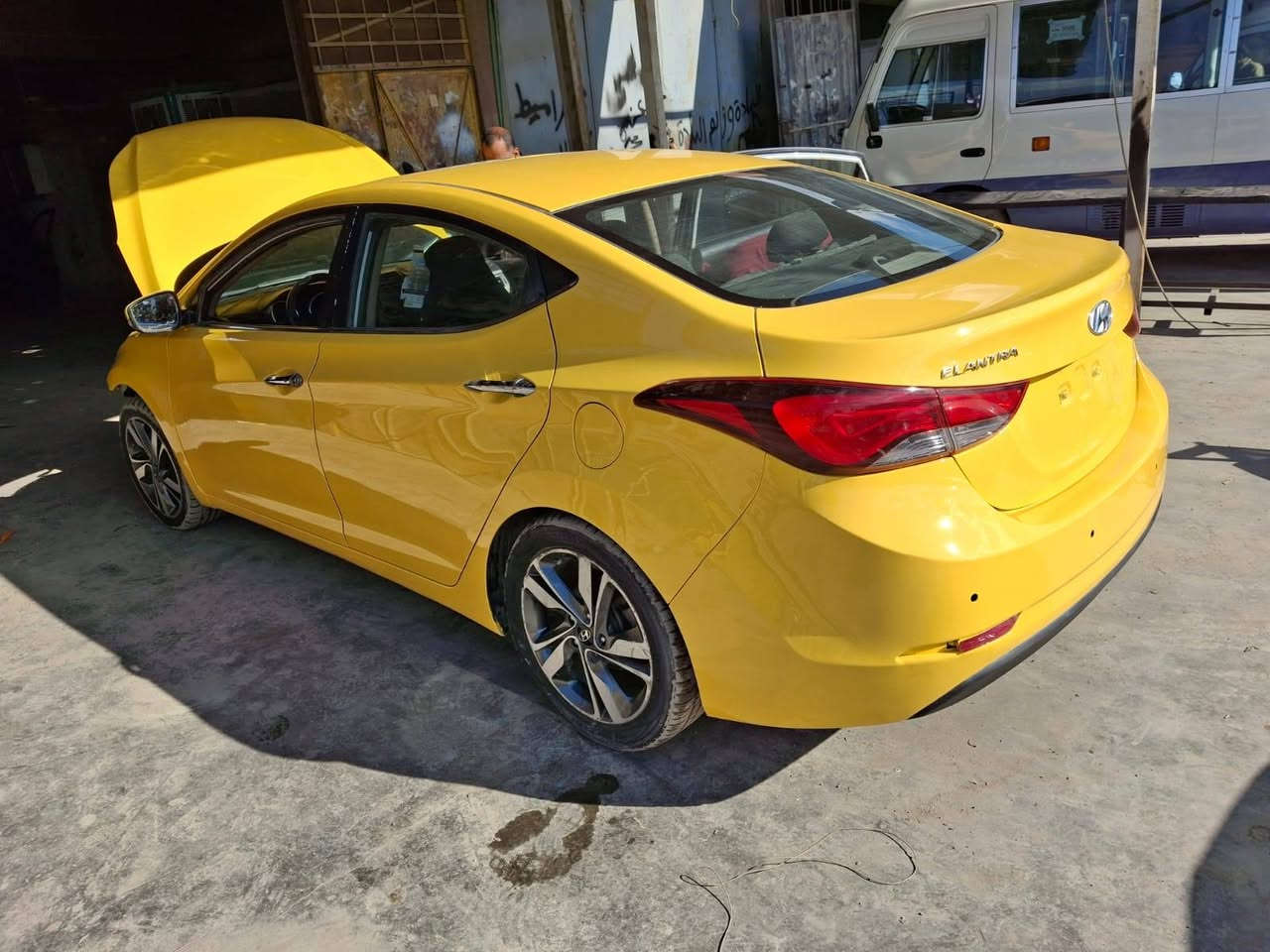 السلام عليكم سيارةللبيع النترا موديل 2016 خليجي فول فول  مواصفات رقم بغداد باسمنة السعر 115 وبيه مجال الاتصال ***********
