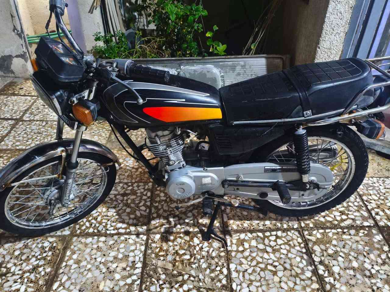 مكلف بالنشر دراجة 4 كير للبيع اوراق سكنر 
رقم صاحب الدراجة ‏‪0774 188 8719‬‏
