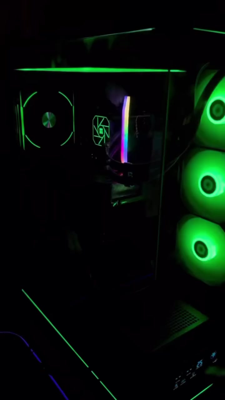 السلام عليكم pc اثنين للبيع
pc1 
cpu:core i5 14400f
case: darkfalsh dy450 pro mid tower  black
motherboard: Gigabyte B760M H D5
GPu:asus dual 4070 super 12gb oc black
RAm:DDR5 CORSAir vengeance 2x8gb 5200 mhz black
storage:lexar nm620 1TB gen 3
power supply:fsp HP2 800w bronze
cooler:Aqua Elite 360 v3 liquid cooler black
mointer : msi 27 MAG 27Qf 180Hz
2k Ips 0.5 ms
ups: GETX 2000va(12-12*12)
وياهة هدية ماوس كلوريس 
هدية سماعة لوجتك 
هدية كيبورد ريد دراكون ميكانيك
pc 2 
cpu : intel core i5 12400f
case:galaxe Revolution -01ATA-4FAn-black 4 fans
motherboard:H610m-g msi Pro
GPU:RTX 3060 12 gb galax
memory :Ram black wolf 2x8 16gb 3200mhz RGB
power supply:xigmatic600w 80+ gold 
storage:ssd 256 gb bsata 
storage :HDD seagate 1TB 7200 Rpm 
cooler:air cooler sama pro


**إذا كنت صاحب هذا الإعلان وتريد حذفه لأي سبب، رجاءا أرسل رسالة إلى الدعم الفني**