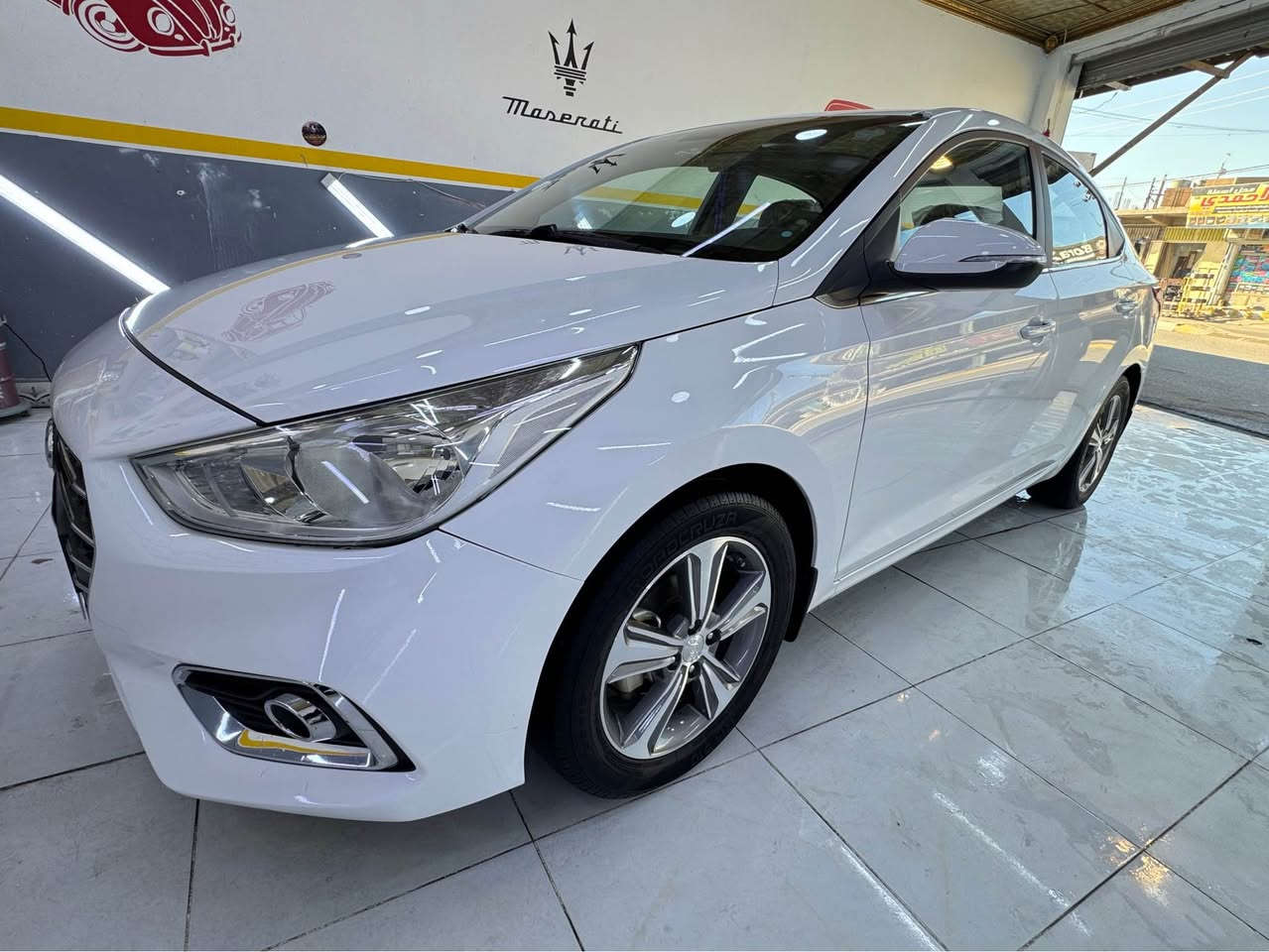 سلام عليكم اكسنت خليجي للبيع 
موديل 2020
ماشي 100الف
كلين من صبغ وتعديل بارد وحالوب فقط بيها رصعه بل جاملغ 
مواصفات سقف سلايت مرايا شفط خمسه ويل كروم 
شاشة جبير 
تحكم استيران 
داخل اصفر 
محرك 16مرغوب 
كير ومحرك بشرط 
بطاقه بانزين موجود 
سعر 135بي مجال شراي يخابر 
هاتف ☎️ ***********
عنوان كركوك كركوك, العراق
