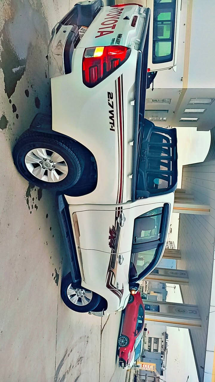 هيلوكس دبل اكسن رقم أربيل رقم و سنوية جديد 
كوبون بانزين بي شرط تحويل 
موديل 2016
فقط جاملغ امامي تبديل شريكة 
و بيها باب نفر تعديل بسيط 
مكفولة كفالة عامة 
سيارة بانزين 
سعر 220
***********
***********
اتصل و دلل 
مكان دهوك أو موصل
