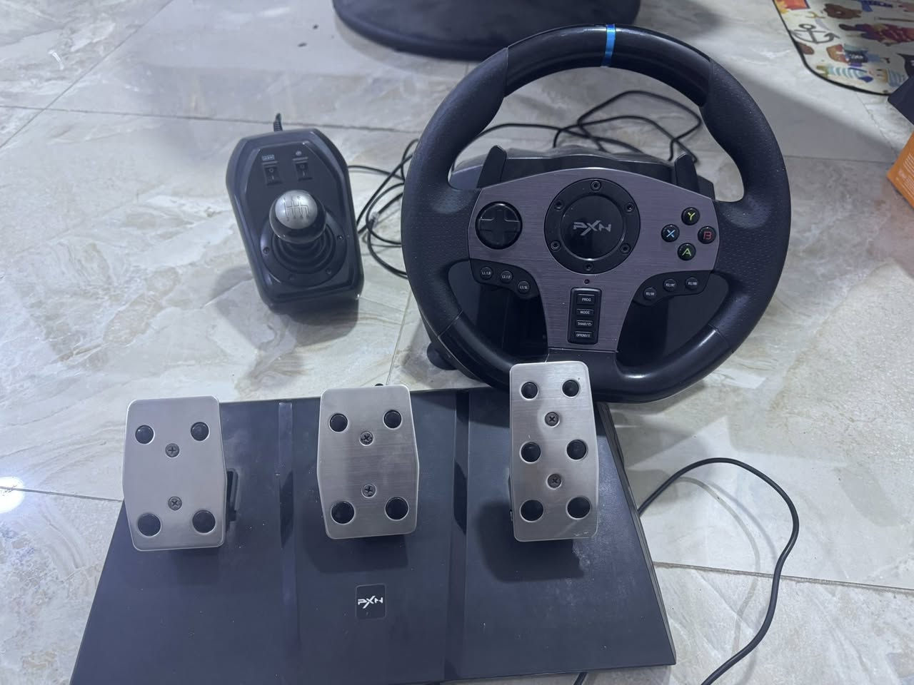 دركسون v900نضيف اخو جديد
موس باد الحجم جبير RGB
كيبورد الحجم ٦٥وسوجات الحمر + موس hp 
ومايك كامل
جوستك مال حاسبه
كامرة
اضاء ٣ الوان (ابيض و اصفر و حليبي)
مكان الحسينية مال راشدية 
***********رقم تواصل واتساب
السعر بخاص 
اذا كل غراض يختلف سعرهاً عن كل غرض وحدة
