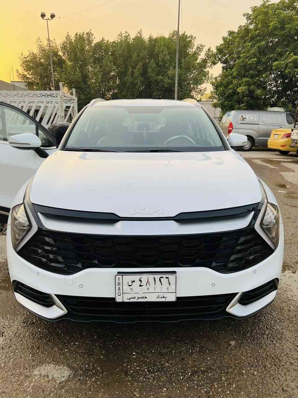 سبورتج خليجي للبيع موديل 23 ماشيه 32 الف نص فول بصمه تشغيل عن بعد سايد بريك بصمه تحكم سترين جهتين رادارات حساسات امامي خلفي مري شفط تحديد مسار مثبت سرعه مكفول من الضربه والبارد والصبغ والتحكيل بيها شخط بالباب مال السائق اقل الاصبع    السعر 225 ورقه وبيها مجال المكان بغداد شارع فلسطين 
***********
