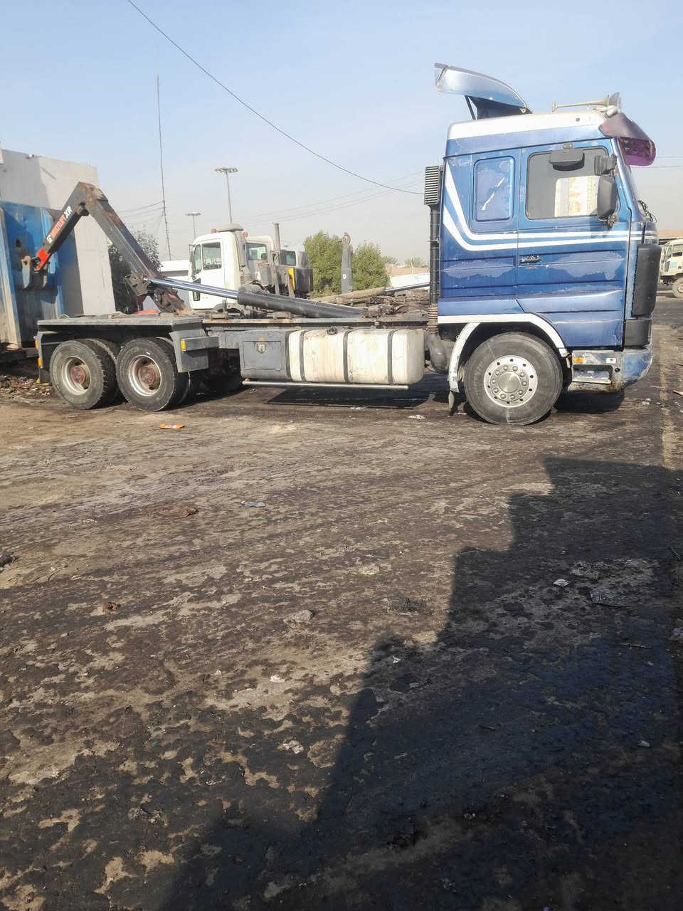 سكانيا مديل 1995محرك143 ستندر سوده حجم 500/0/16بم كهربائي كير 3×3 مجموعه باجر خفيفه 26/19 رقم انيار نكليزي مسجله كلابي  شقله مكبس الرصافه***********
