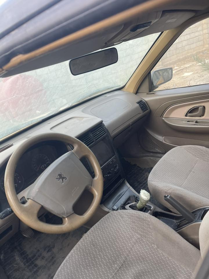 بيجو405 موديل 18مكينه كير حداديه تبريد شغال سياره جاهزه بسم شركه تحويل ثاني يوم سعرها40 ورقه بيهه مجال 
***********
