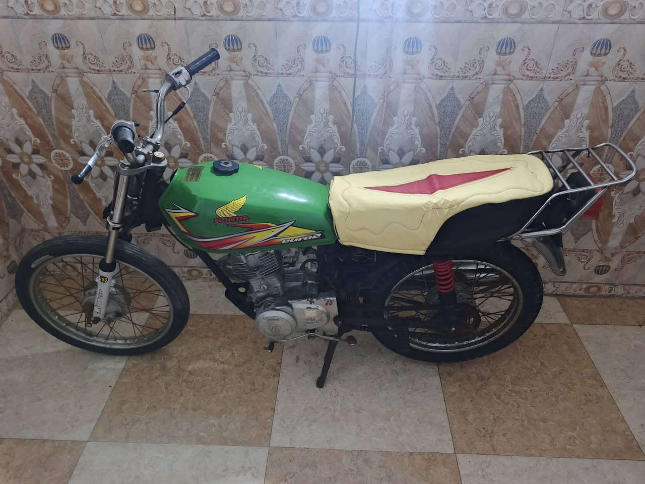 دراجه ايراني 4 كير للبيع مكينه ناعمه دراجه نضيفه سعرها 250 مكاني بصره الامن داخلي ‏***********‬‏
