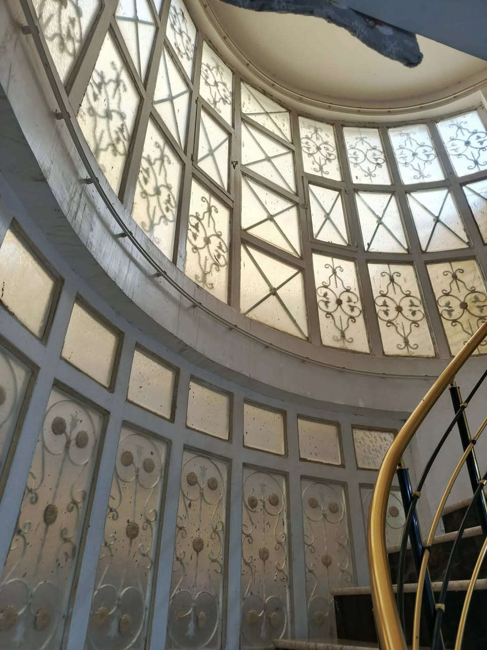 بيت للبيع 200 متر الخاجيه ال6000 طابق واحد يتكون من غرفتين  وهوال ومطبخ واستقبال وصحيات داخليه وخارجيه والبيتونه  عله كد الهول ***********
