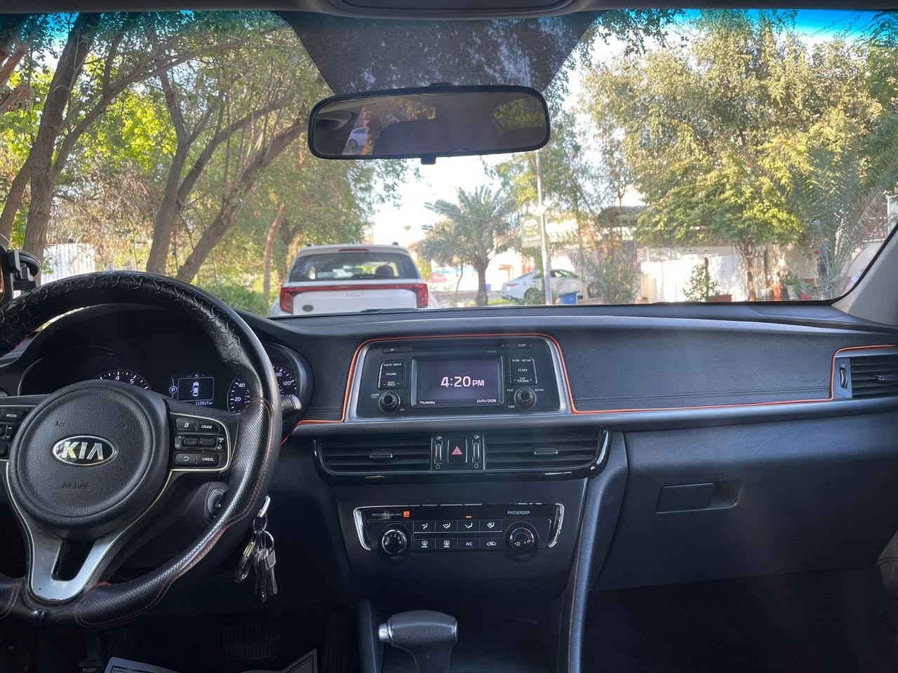 للبيع:
اوبتما 2017 FE 
حادثها بامريكا صندوك 
وبالعراق بابين عكس سايق وجاملغ خلفي مرشوش
Gdi 2400 
ماشيه 112 الف ميل 
شاشه صغيره 
اشاير بالمري 
والمواصفات الباقيه معروفه 
السياره حيل نضيفه استعمال شخصي لدوام
السعر: 125 ورقه  
للتواصل :***********
