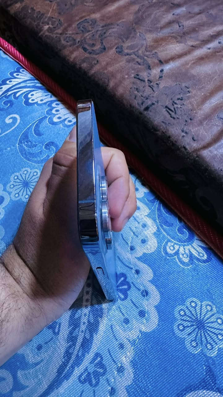 آيفون 13 برو ماكس
ذاكرة 256 
بطارية 97 
تك سيم 
جهاز حيل نظيف وما مفتوح ما مبدل بي شي شرط 
السعر 730 وبي مجال 
تواصل خاص او *********** بي واتساب هم
