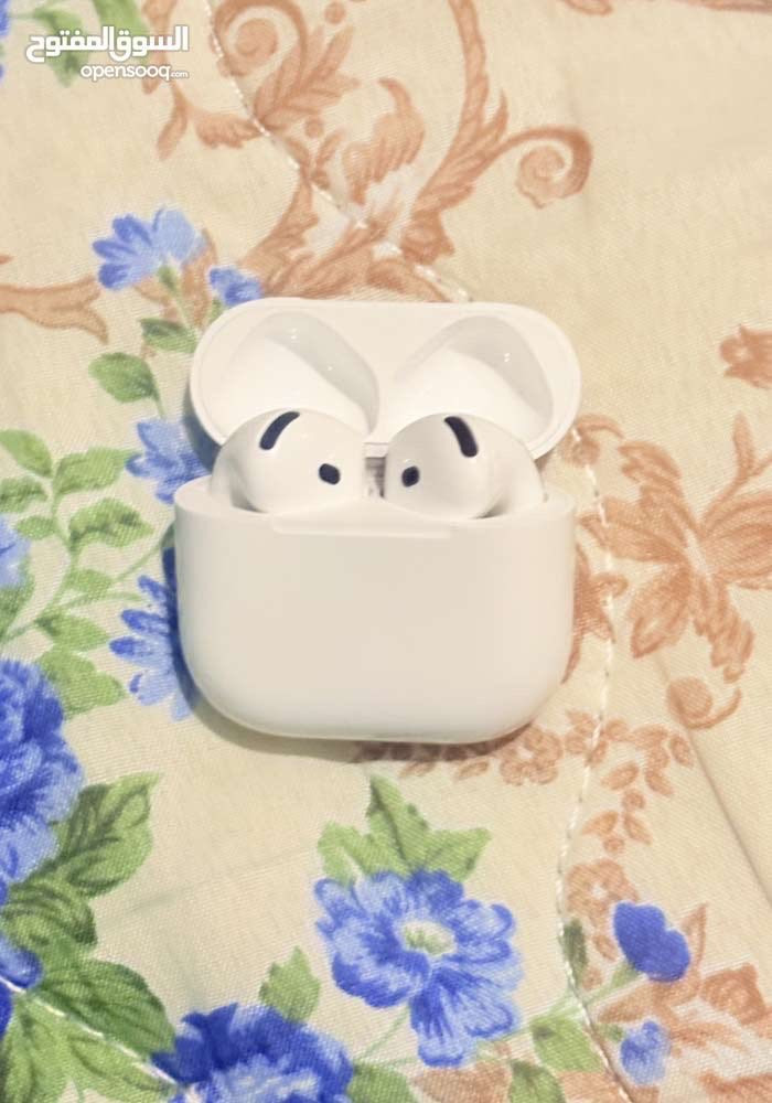 AirPods 4  (ANC)

سماعات AirPods 4 مع ميزة عزل الضوضاء النشط (ANC) هي إصدار متقدم من الجيل الرابع تقدم تحسينات كبيرة، حيث تدمج شريحة H2 لتقليل الضوضاء المحيطة، وتصميمًا مريحًا ومقاومًا للغبار والعرق (IP54)، وتتحكم بها عبر مستشعر الضغط، وتدعم ميزة الصوت المكاني وتتبع الرأس، مع علبة شحن أصغر تدعم USB-C، مما يجعلها خيارًا ممتازًا لمن يبحث عن تجربة صوتية غامرة مع التركيز على إلغاء الضجيج والتنقل.

📍: بغداد البلديات 
📱: ***********
