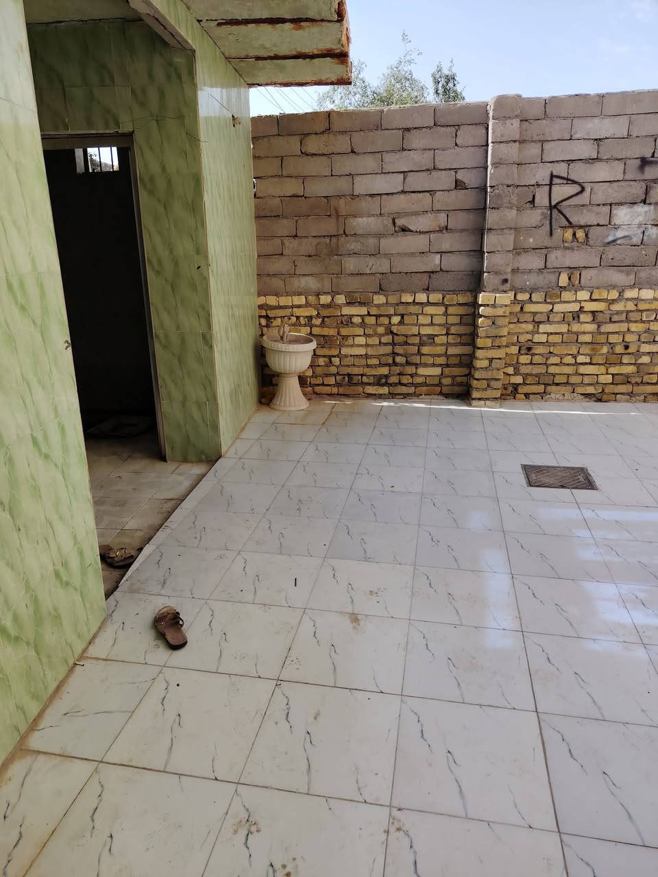 بيت  طابقين طايو صرف كرمه بني سعيد حي العسكري خلف مدرسة ثوره حجاره 
مساحه 284م 
غرفه 4 وهول 2 ومطبخ وصحيات خارجيه وديوانيه وحمام داخلي  وساحه أيضا 

البناء طابوك السقف كونكريت وشيلمان 

النقص البيت بيه طابق ثاني غرفه 2 وصحيات 

السعر 80مليون بيه مجال 

نستقبل كافه العروض سوك الشيوخ وكرمه بني سعيد 
مراسله الصفحه او الاتصال على الرقم التالي ***********
***********
