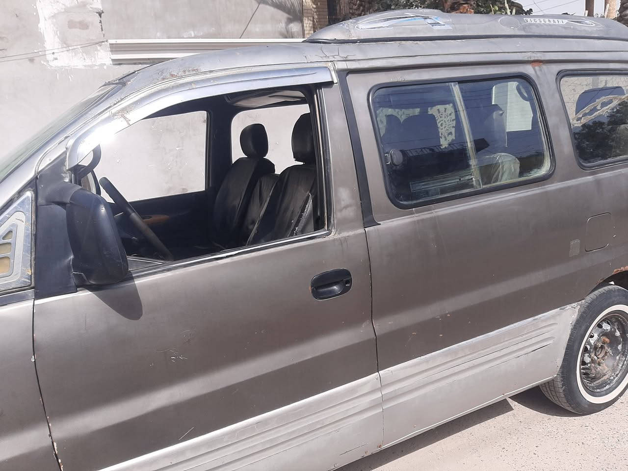 من رخصه مدير الكروب المحترم 
السلام عليكم 
ستاركس بترة خصوصي موديل ٢٠٠٠ رقم ديالى محرك سوبر ولا قطره بخار كير عادي اكسل تخم تاير باتري سنويه صاقطه سنه بيهه جفيه خفيفه عله جهت سايق تبريد عاطل مكاني بغداد وديالى شهريان سياره تحتاج ترتيبات  سعر ٥١ وبيهه مجال الهاتف للستفسار *********** متواجد وتساب 
*********** .
