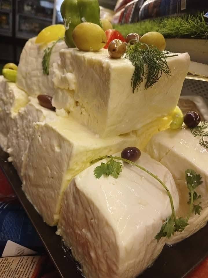 مملكة الجبن الأصلية.. تذوّق الفخامة مع إخوان البطة! 👑🧀

لأن الفطار والعشا ميكملوش من غير طعم الجبنة الطبيعية اللي على أصولها، جمعنالكم في محلات إخوان البطة تشكيلة مميزة من الأجبان الطبيعية 100% 🤩✨

🔹 جبن براميلي طعم غني ومميز.
🔹 جبن اسطنبولي لعشاق الطعم الحار والمظبوط.
🔹 جبن قريش خفيفة، صحية، وبقوام كريمي.
🔹 ملح خفيف الطعم الهادي اللي يدوب في البُق.

جربتوهم ولا لسه؟ شاركونا في التعليقات إيه نوع الجبنة الأساسي في ثلاجتكم؟ 👇

📍 العنوان: 112 شارع الخمسين الواسع بجوار مسجد سيد المرسلين.
📞 رقم التواصل: 01118174747


**إذا كنت صاحب هذا الإعلان وتريد حذفه لأي سبب، رجاءا أرسل رسالة إلى الدعم الفني**