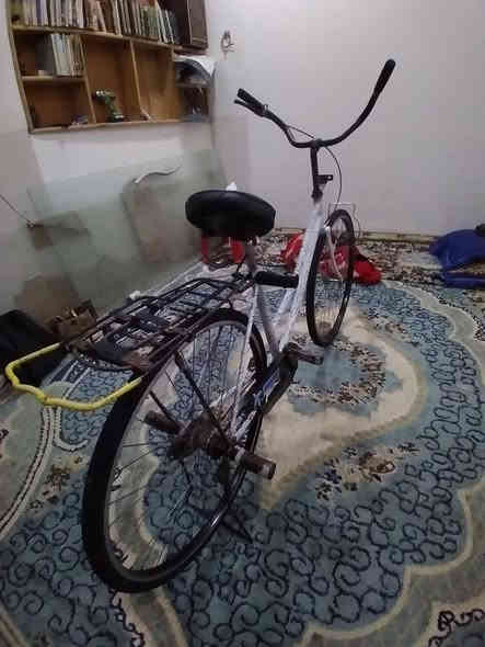 سلام عليكم ورحمة الله وبركاته...للبيع سعره ٦٠ مصبوغ صبغ عادي نضافه ٧٥ بل ١٠٠ باسكل متعوب عليه مكاني نادر ٣ حي النور تاجيه  خابرني وبيك خير وتدلل رقمي ***********
