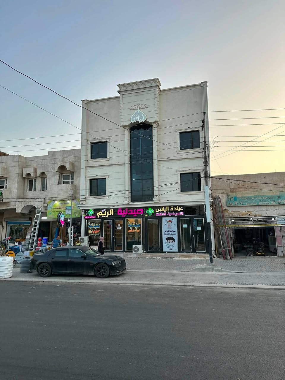 قاعة تجارية للإيجار مقابل فلافل العطشان و مقابل مشويات مصطفى العتابي فوق صيدلية الريم طابق ثالث تصلح لجميع المشاريع الريادية للاستفسارات ***********
وتوجد عيادات و مكاتب فارغة للإيجار

