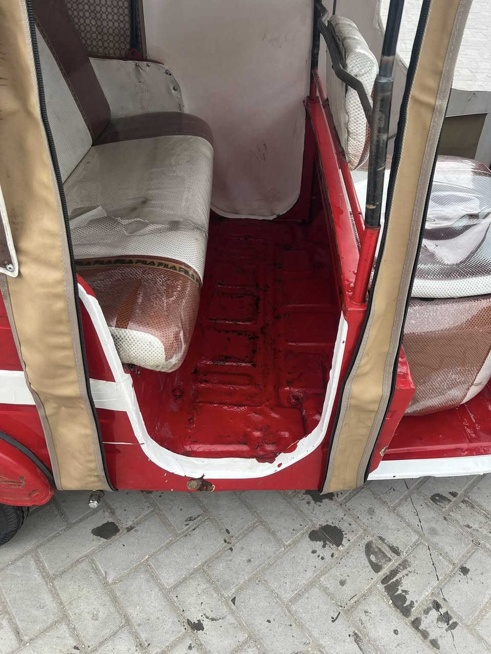 السلام عليكم تكتك 18 مكينه مجفته تجفيت خير من الله رقم بغداد الجديد تكتك بأسمي تحويل ثاني يوم والتكتك مثل ما موضحه بصور العنوان بغداد (مدينه الصدر) ***********
