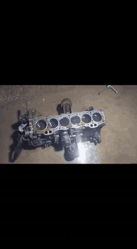 سلام عليكم مرخصة مدير الكروب نص محرك ونجي ستندر 6 سلندر .البيع .السعر.300 الف .*********** 
العنوان بغداد مدينه الصدر.
