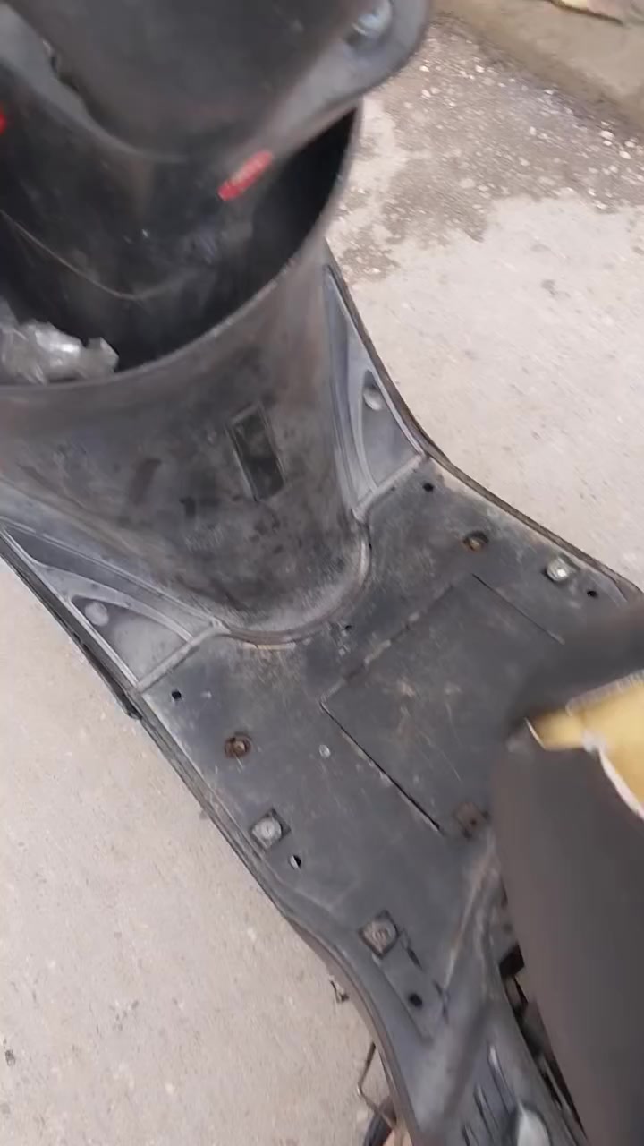 دراجه ابريز شغاله كابريته اصليه فشكته ابلاديه شلعه ومعدل دبلات جدد وين متريد روح بيه متوكفك يرادله كفرات السعر ١٨٥ مكاني حريه رقمي ***********
