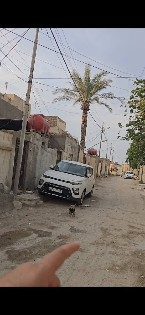 السلام عليكم
🏠بيت للبيع 🏠
في حي الشهداء الاول خلف مركز الشرطة الشرقي📍
 الفرع قبل الاخير  ٢٠٠م طابو كونكريت ♦️مسلح البناء قديم
♦️البيت مقسم ٣ اقسام مؤجرات  غرفتين ♦️وصاله واستقبال وصحيات. الطابق ♦️الثاني  بناء متكامل غرفه واستقبال ♦️ومطبخ وصاله وصحيات بناء جديد ♦️الطابق الثاني نظافة البيت الارضي ♦️***********
♦️السعر 80 قفل
