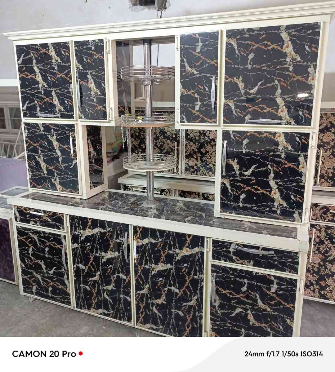 كونتر  للبيع ثلاث قطع تفصال درجه اولى سنق مرمر قياس مترين سنق متر و30 هذا الرقم الاستفسار وبي واتساب ***********
