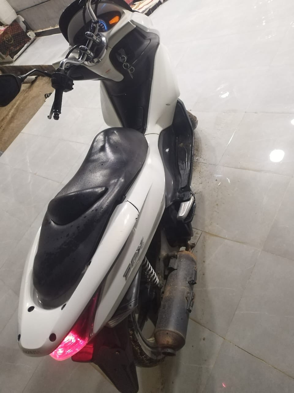 السلام عليكم pcxللبيع ماشيه ٣٥ دراجه حلوه ومرتبه مال جناي نقصها الاجنحه الي جون الدواسه فقط السعر ب١٢ ونص وبيها مجال مكانها ديالى بعقوبة الرقم***********
