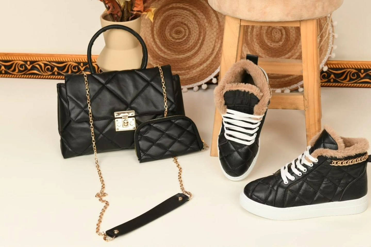 #جددينا_وحصرينا💃😍

سيت ثلاثي.        تركـــي كوالتي عالي
 حذاء + حقيبه +جزدان
قياس 37____ 40.       الـــسعر.   12 الاف فقط 

للطلب راسلو وتساب /*********** 📞

العنوان/ذي قار/الــــرفاعي 🥰
يوجد تــوصــيل 👍
