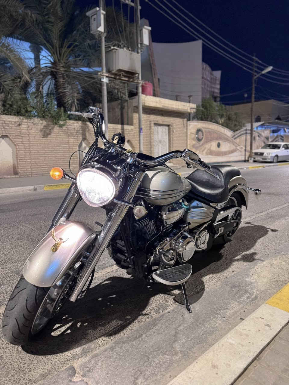 السلام عليكم اخوان دراجة ياماها رود لاينر 1900cc
الدراجة مثل ما واضح بلصور كدامكم الحادث مالتها تانكي فقط مبدل بواحد جديد مديل الدراجة 2008 الدراجة بدون اوراق فقط مكاتبة مكانها البصرة للبيع فقط وسعرها 65 ورقة وبيها مجال كلش بسيط الجاد بلشراء يتصل على هذا الرقم ***********
