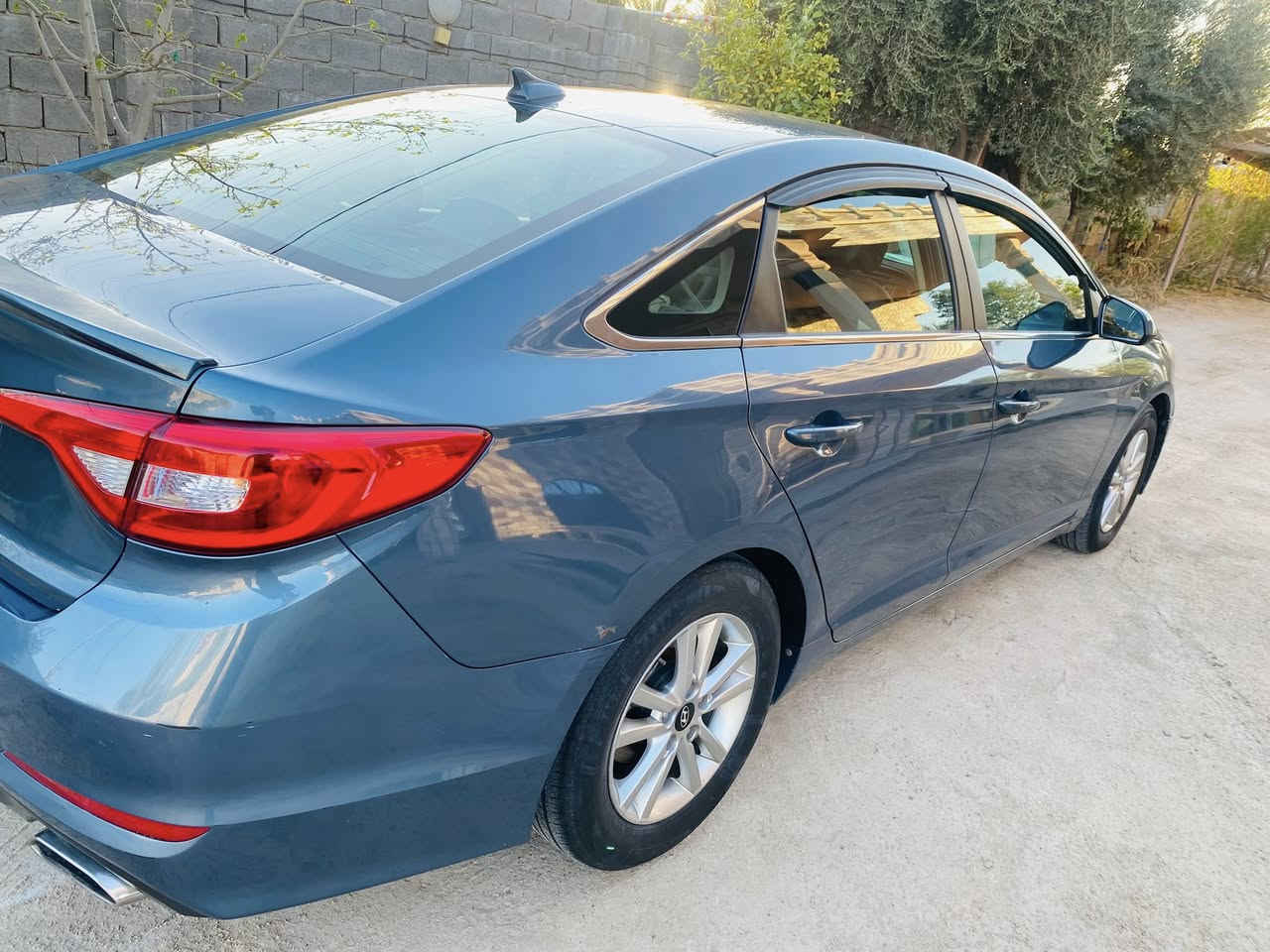 للبيع سوناتا 2017 وارد امريكي
محرك 2.4 GDI

سياره مواصفات أعتيادية 

ماشيه 121 ميل 

بسمي تحويل ثاني يوم 

صور الحادث مرفقه

السعر 135 وبيها مجال 

اتصل وبيك خير ودلل 
***********
مكان السياره الانبار الحبانيه
