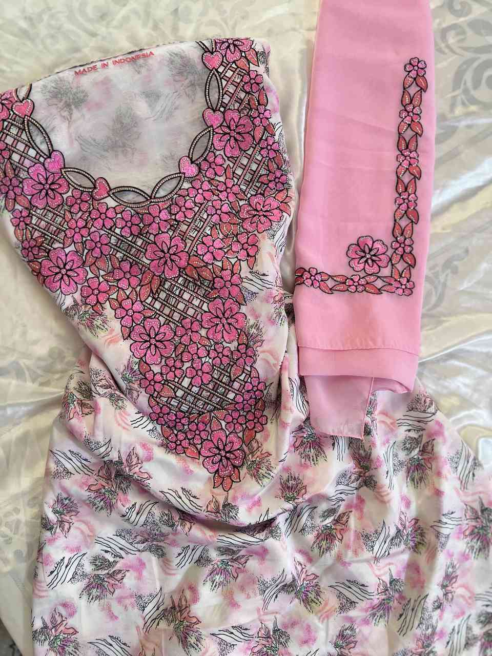 متوفر جمله و مفرد شرط اندلوسي مكتوب ع قماش فحص بوجود المندوب ماعجبك ترفض الطلب


**إذا كنت صاحب هذا الإعلان وتريد حذفه لأي سبب، رجاءا أرسل رسالة إلى الدعم الفني**