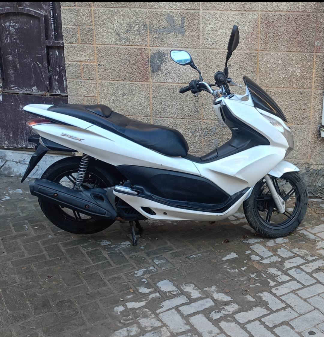 السلام عليكم bcx جيل اول ياباني 
مكينه برغي ممفتوح بيها شلعه معدل خير من الله

السعر. مليون ٢٥٠

مدينه الصدر 

  ***********
