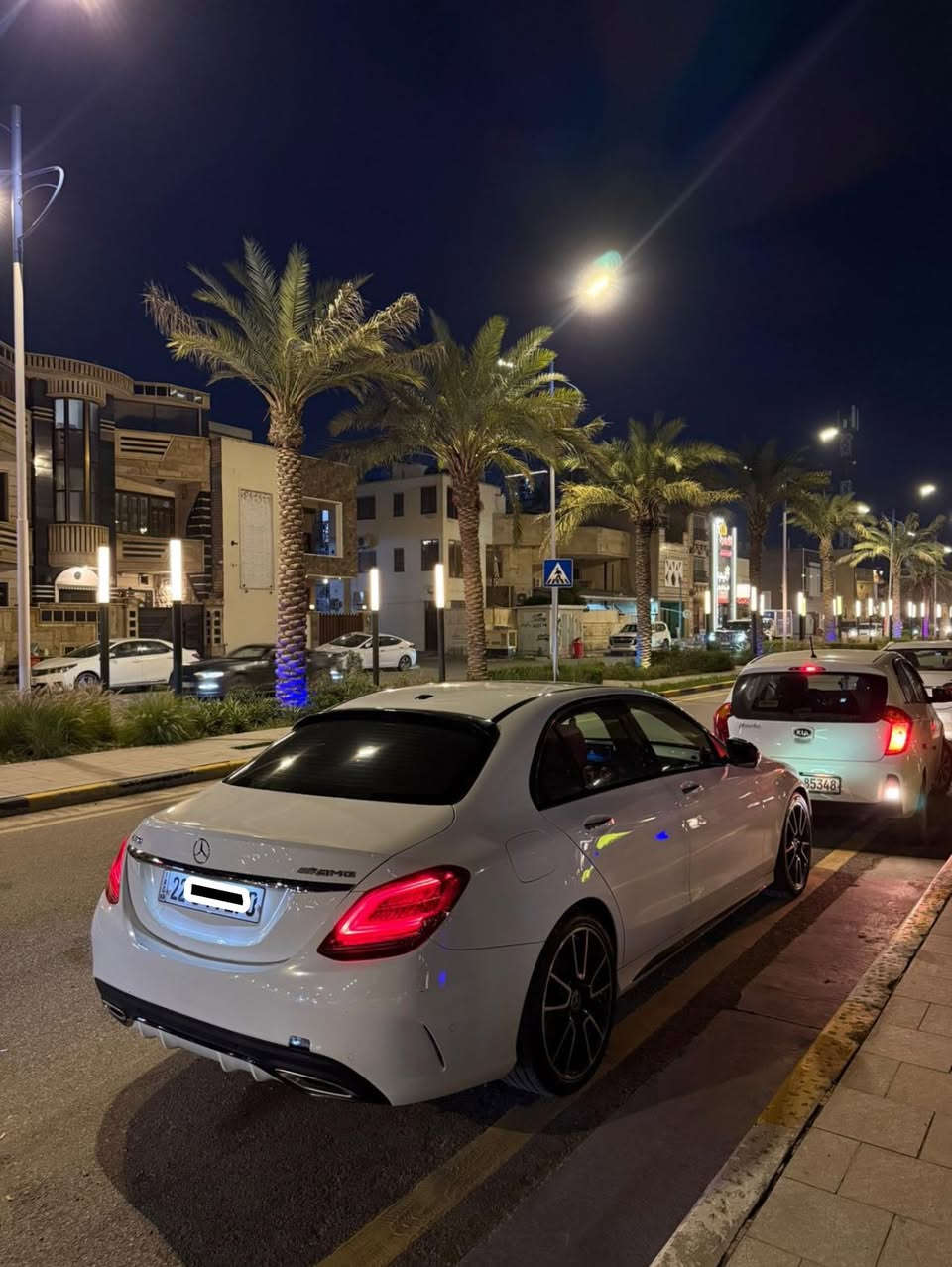 سلام عليكم من رخصة الادمن مارسيدس C300 AMG للبيع ماشيه 28.000km موديل 2021 وارد امريكي فول كامل مواصفات السياره بل كامل مصلحه في الامارات محرك 2.0T رقم اربيل تحويل فقط ما اسوي وكاله للاستفسار عن السعر والتفاصيل *********** واتساب  ما متواجد على الفيسبوك
