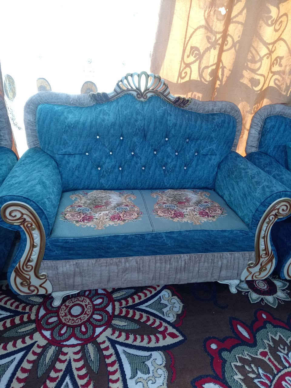 السلام عليكم تخم 10مقاعد نظافه 95	 ٪السعر 350وبي مجال


**إذا كنت صاحب هذا الإعلان وتريد حذفه لأي سبب، رجاءا أرسل رسالة إلى الدعم الفني**