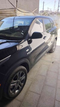 عندي كيا سيلتوس ٢٠٢٣ فور ويل وارد أمريكي سوداء اللون طخم اطارات دنلوب ...