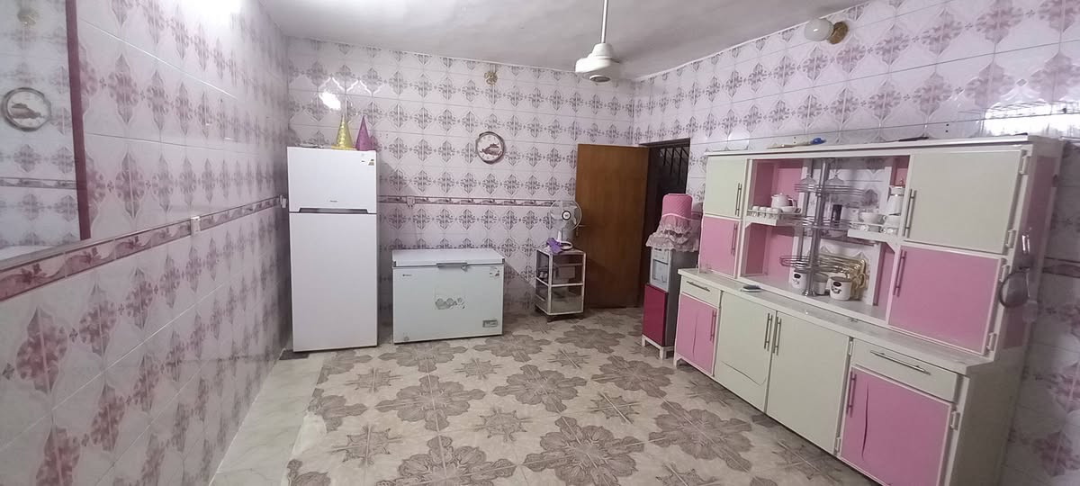 بيت مساحة ١٧٠ م طابقين 
الواجهة ٨.٥٠ م
النزال ٢٠م
الطابق الاول
مطبخ 
استقبال
غرفة نوم  
صحيت داخلية وخارجية
الطابق الثاني 
غرفتين نوم 
صحيات
الموقع بلور الحرس 
ثاني فرع.
المنطقة خدمات كاملة تبليط وكهرباء ومجاري 
للاستفسار 
***********

