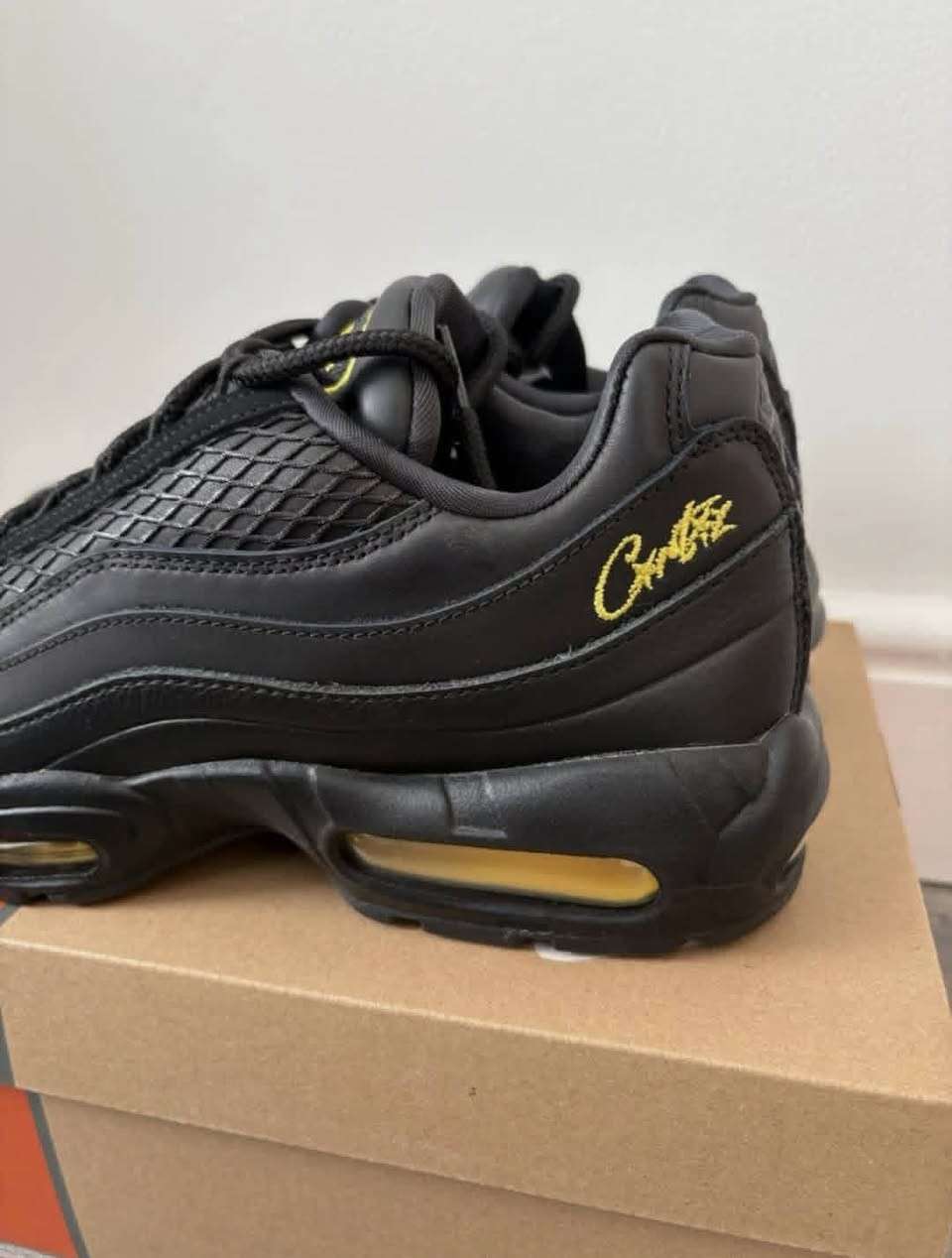 Corteiz x Nike Air Max 95 Honey Black قياس 42


**إذا كنت صاحب هذا الإعلان وتريد حذفه لأي سبب، رجاءا أرسل رسالة إلى الدعم الفني**