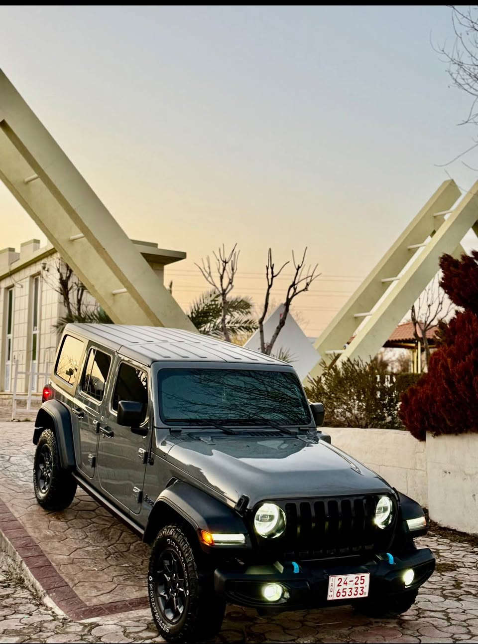 Jeep ranglar 2023
مواسه فات ويڵز
ره نگى چيمه نتۆى 
كاتى دهۆك داخل بووه 
٣ مۆده كاره با هايبيرد به نزين 
٢٠ ى تۆربۆيه زؤر ئيقتساديه 
گێر مه كينه به شه رت نه كراوه ته وه
خه له لى كاره باى نيه 
هيچ حه يبێكى نيه وهه موو گيانى به شه رته 
٥٦ ميل رؤيشتووه
په له يه ك له بۆنيته كه ى بوياغه 
بئ ناو گرتن بئ ئه رباگ به شه رت
چاڵ و ته حديلى نيه
شانصيه كانى به شه رته نوكه ده رزي پێوه نيه 
نمونه يه له جوانى و خاوينى 
٤٥ رؤژ ژماره كاتى ماوه
گه ر مشته رى نامه بنيره بؤ سؤنه ر و فه حسه كانى
٢٧٨ گه لا
*********** رانية, السليمانية
