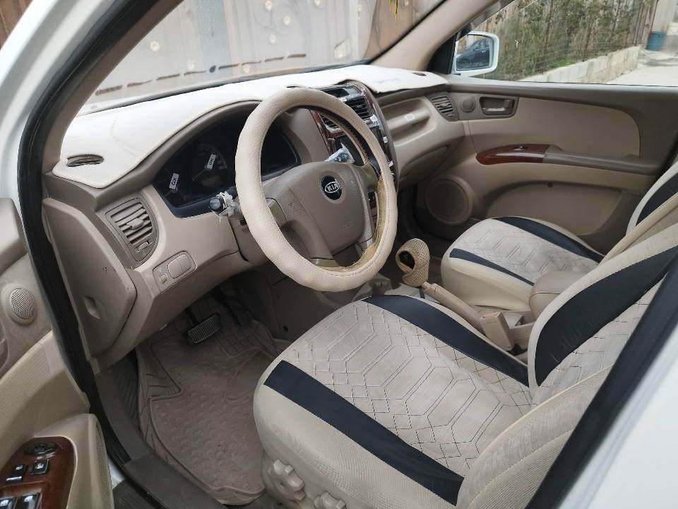 سەیارەیەکی Kia Sportage 2010 بۆ فرۆشتن، سەیارەکە زۆر توکمە و ماڵی دۆستە.
​مۆدێل: 2010
​رەنگ: سپی بەفری
​گێڕ و مەکینە: بە شەرت، بێ کێشە و تەقە و ڕەقە.
​ناوەوە: زۆر خاوێنە و هەموو گیانی بە شەرتە.
​بۆیاخ: بێ بۆیاخ
​سەنەوی و ژینگە: نوێیە تا (٢٠٣٠) بەسەر ناچێت
​تێبینی: سەیارەکە هیچ خەرجییەکی تێدا نییە و ئامادەیە بۆ لێخوڕین.
​نرخ: (125 گەڵا) مەعامەلە
شوێن: (قەڵادزێ)
ژمارەی مۆبایل: (***********) بشدار, السليمانية
